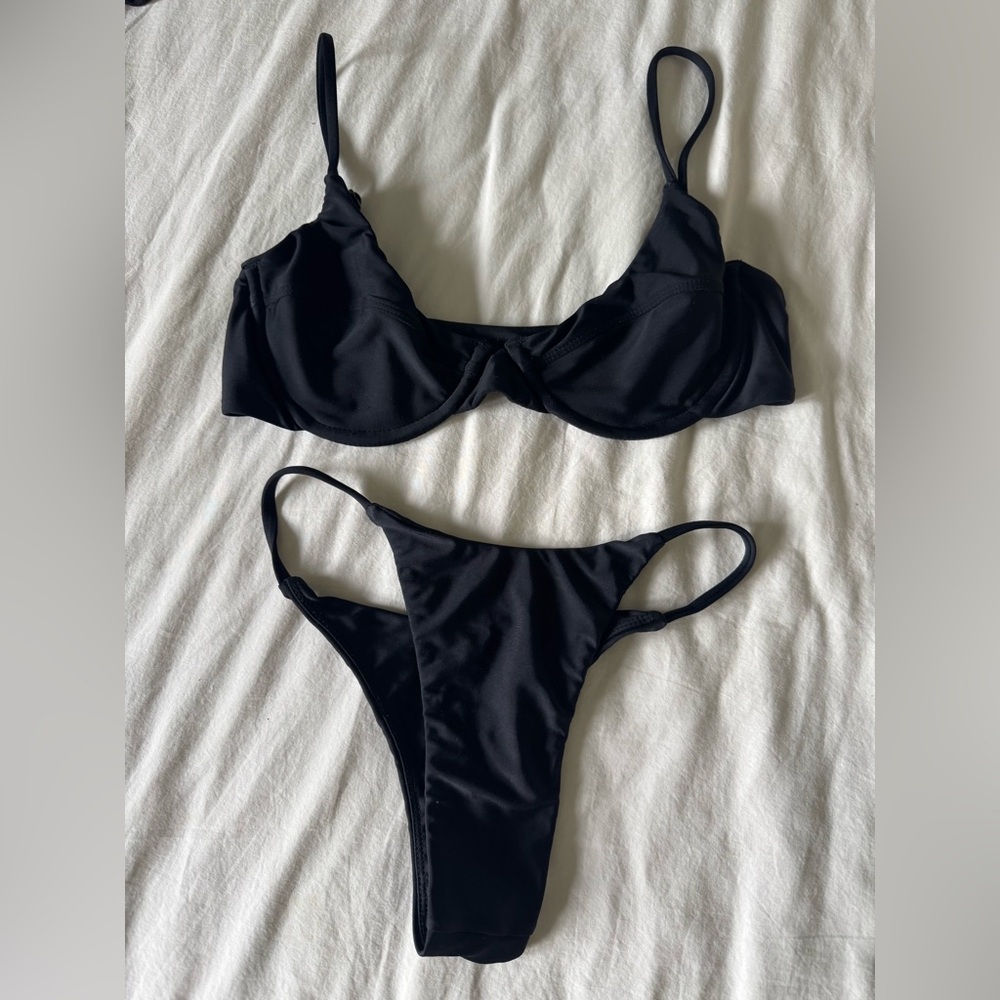 Mikoh Nava top and comino bottoms set